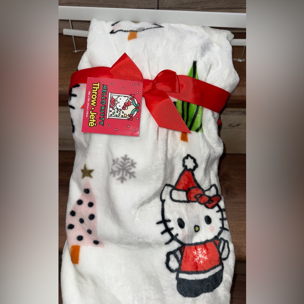 Super Cute 🥰 Limited Edition Hello Kitty Christmas Throw Blanket 50” x 70”
